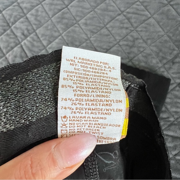 Meli belt faja shape wear shorts Small black hook & zip front - Picture 5 of 13